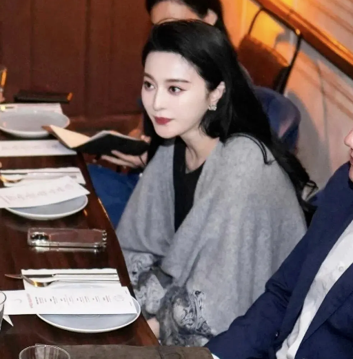 范冰冰东京之行：皮肤白皙透亮，魅力四射