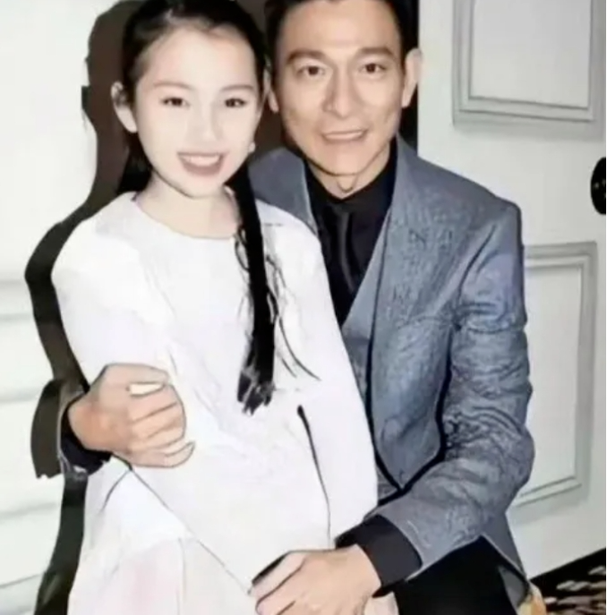 刘德华女儿美貌近照，网友：星二代颜值新传说