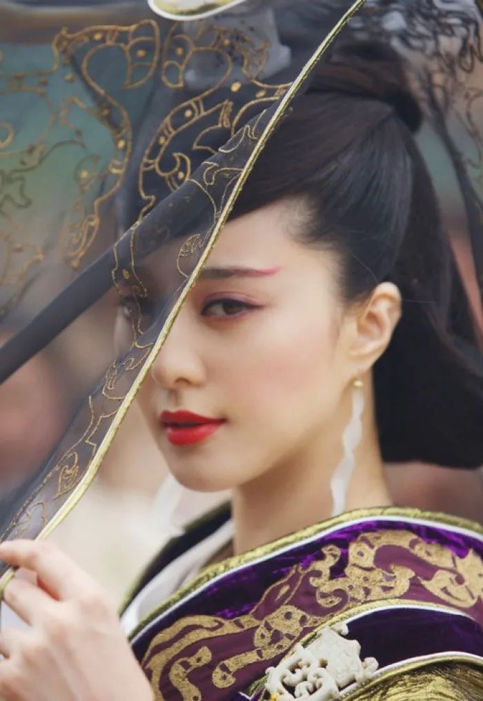 范冰冰东京之行：皮肤白皙透亮，魅力四射