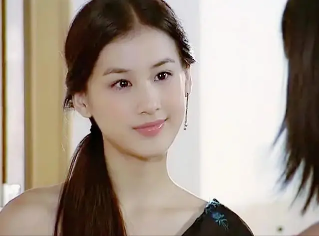 黄圣依出道时照片曝光,仙气与刘亦菲有一拼