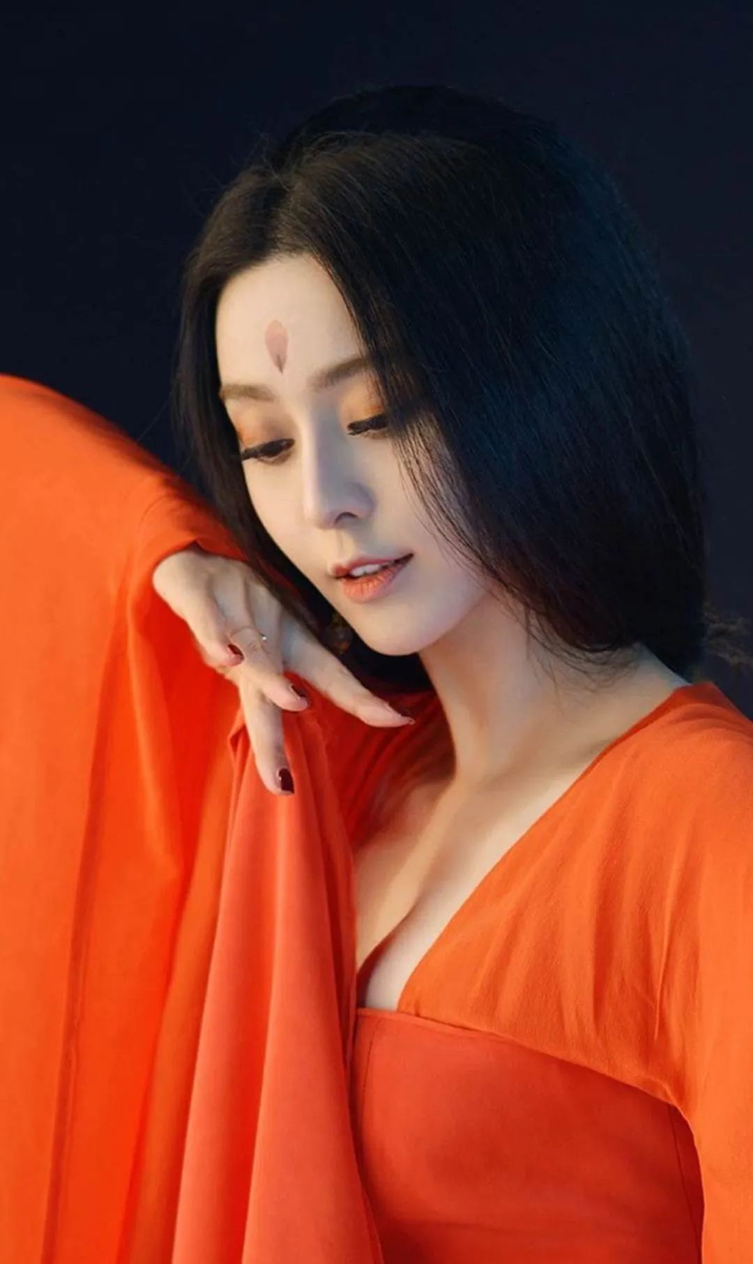 范冰冰东京之行：皮肤白皙透亮，魅力四射